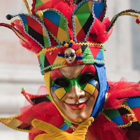 Antifaz estilo Venecia  Antifaces carnaval, Antifaz, Diseños de antifaces
